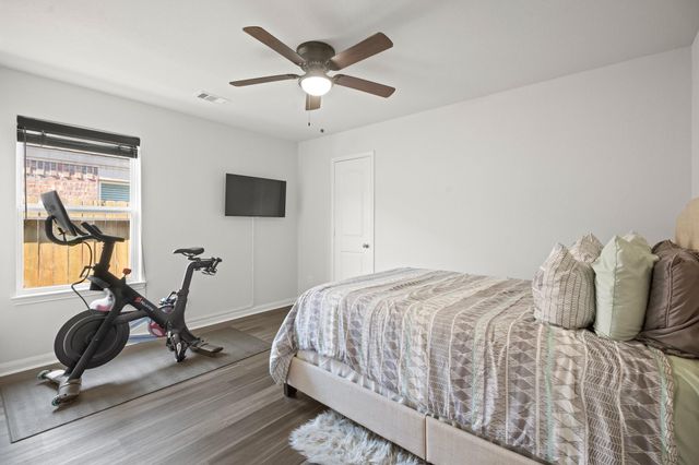 6214 El Topacio Dr, Houston, TX 77048