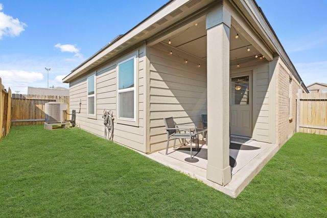 6214 El Topacio Dr, Houston, TX 77048