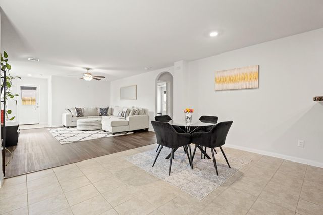 6214 El Topacio Dr, Houston, TX 77048