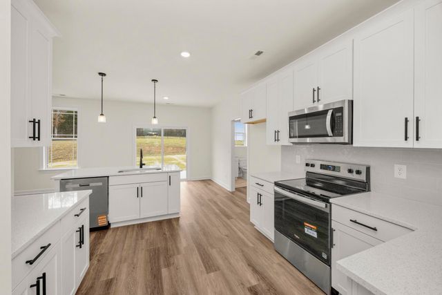 5025 Salient Dr, Spring Hill, TN 37174