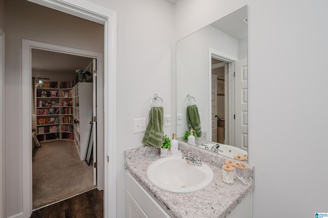 286 AMBER AVENUE, Calera, AL 35040