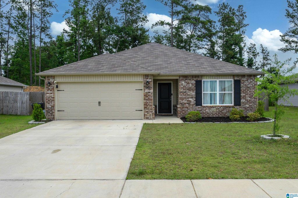 286 AMBER AVENUE, Calera, AL 35040