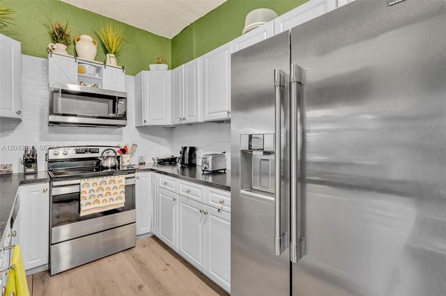 1800 NW 3rd Ct, Fort Lauderdale, FL 33311