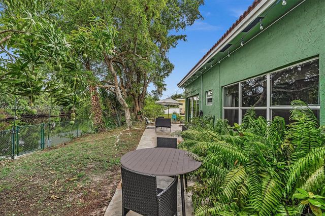 1800 NW 3rd Ct, Fort Lauderdale, FL 33311