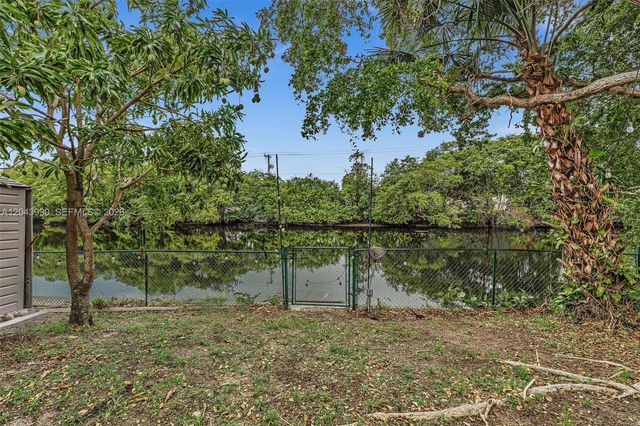1800 NW 3rd Ct, Fort Lauderdale, FL 33311