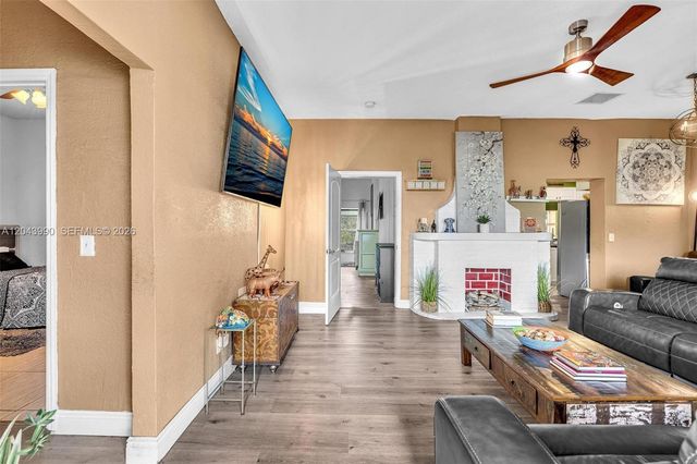 1800 NW 3rd Ct, Fort Lauderdale, FL 33311