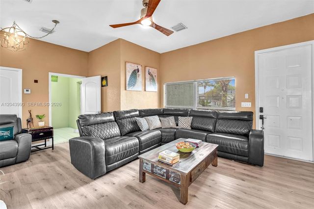 1800 NW 3rd Ct, Fort Lauderdale, FL 33311