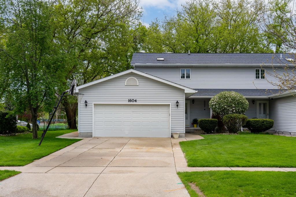 1604 E Gaylord Street, Mount Pleasant, MI 48858