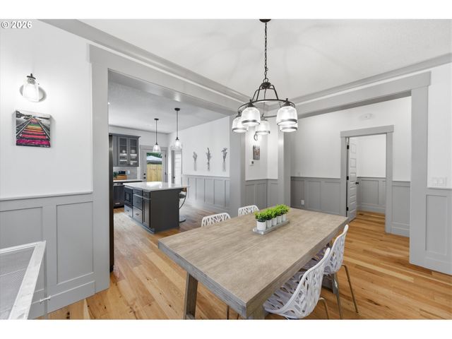 1024 Ne GOING St, Portland, OR 97211