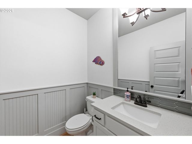 1024 Ne GOING St, Portland, OR 97211