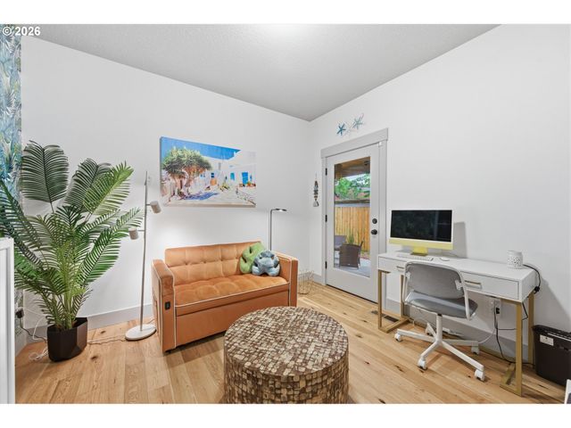 1024 Ne GOING St, Portland, OR 97211