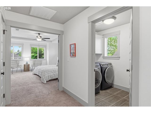 1024 Ne GOING St, Portland, OR 97211