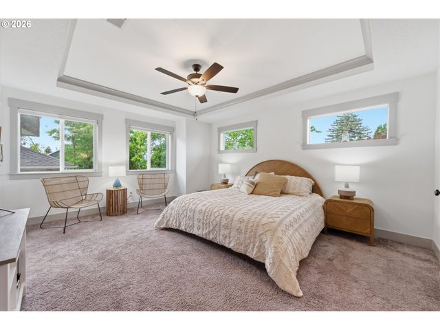 1024 Ne GOING St, Portland, OR 97211