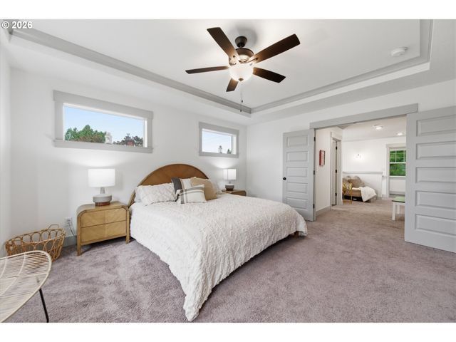1024 Ne GOING St, Portland, OR 97211