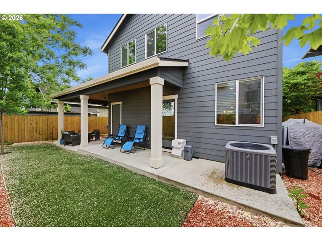 1024 Ne GOING St, Portland, OR 97211