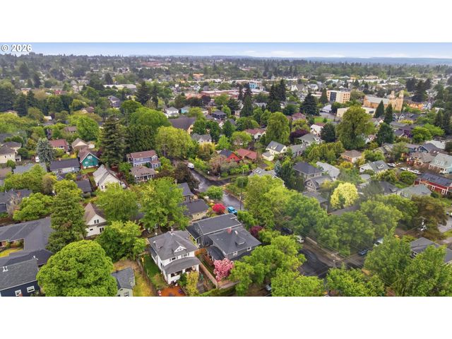 1024 Ne GOING St, Portland, OR 97211