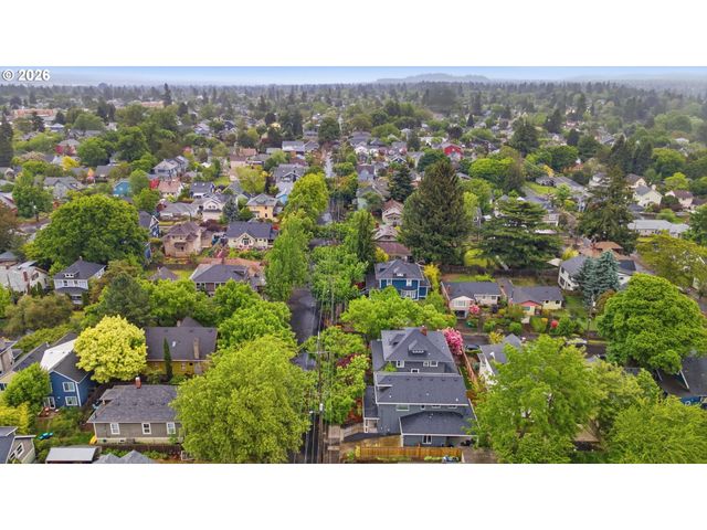 1024 Ne GOING St, Portland, OR 97211