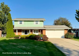 802 N Frost Drive, Saginaw, MI 48638