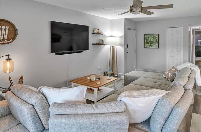 661 POINSETTIA AVENUE 104, Clearwater Beach, FL 33767