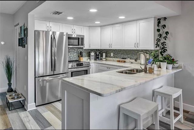 661 POINSETTIA AVENUE 104, Clearwater Beach, FL 33767