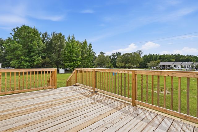1442 Poplar Hill Drive, Ridgeville, SC 29472