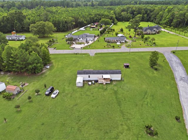 1442 Poplar Hill Drive, Ridgeville, SC 29472