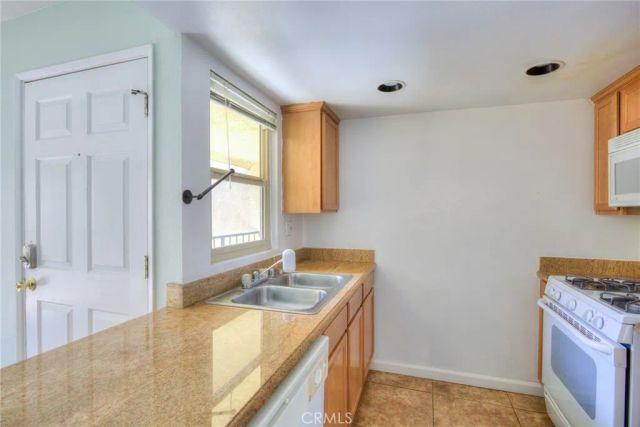 1116 W Blaine 203, Riverside, CA 92507
