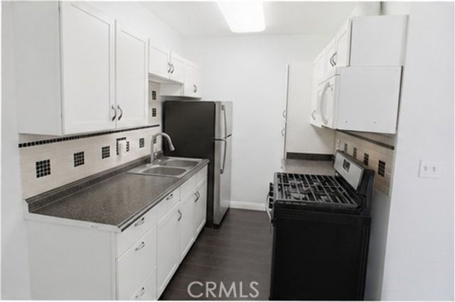 8641 Glenoaks Boulevard 225, Sun Valley, CA 91352