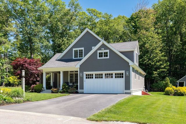 1 Mccarron Drive, Hampton, NH 03842