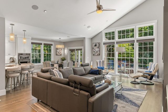 1 Mccarron Drive, Hampton, NH 03842