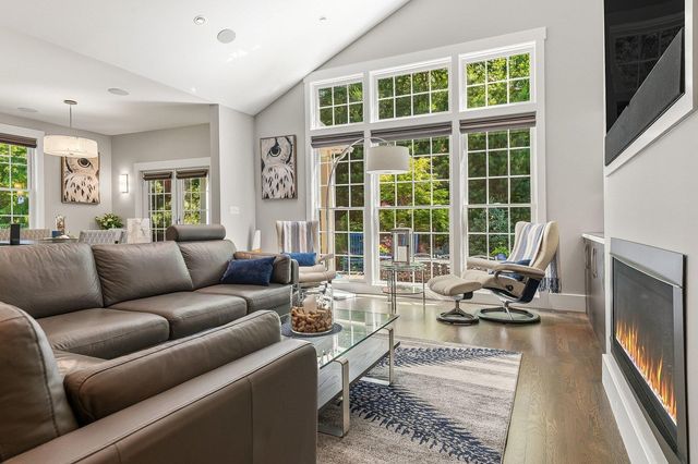 1 Mccarron Drive, Hampton, NH 03842