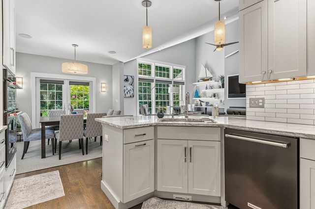 1 Mccarron Drive, Hampton, NH 03842