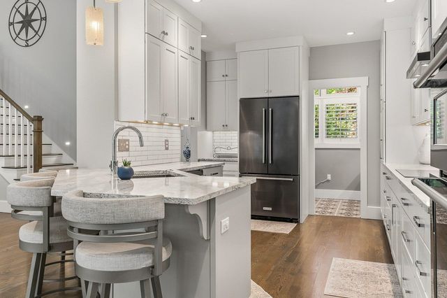 1 Mccarron Drive, Hampton, NH 03842