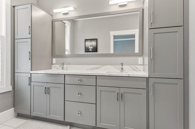 1 Mccarron Drive, Hampton, NH 03842
