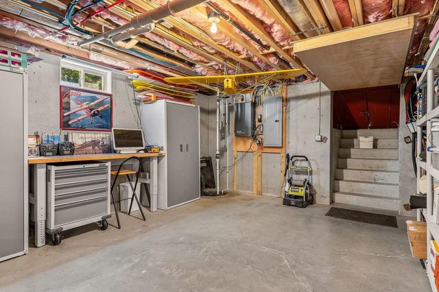 1 Mccarron Drive, Hampton, NH 03842