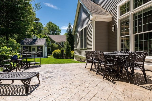 1 Mccarron Drive, Hampton, NH 03842