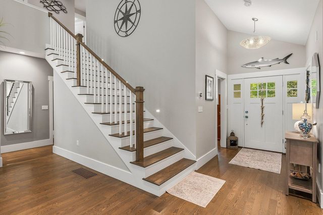 1 Mccarron Drive, Hampton, NH 03842