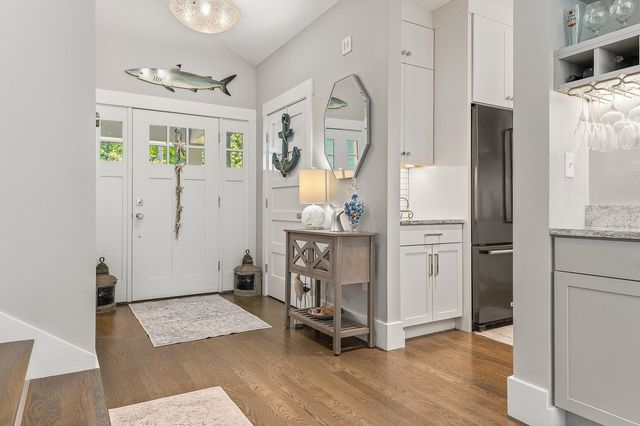 1 Mccarron Drive, Hampton, NH 03842