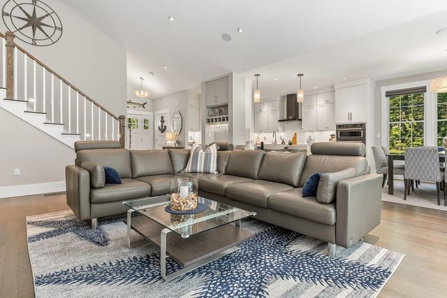 1 Mccarron Drive, Hampton, NH 03842