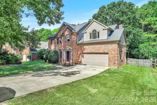 5016 Hickory Lake Lane, Matthews, NC 28105