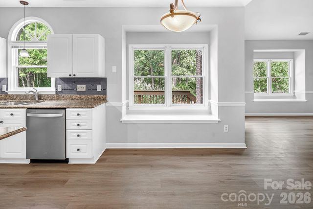 5016 Hickory Lake Lane, Matthews, NC 28105
