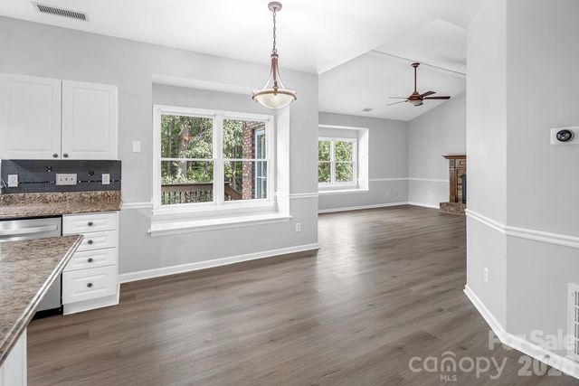 5016 Hickory Lake Lane, Matthews, NC 28105
