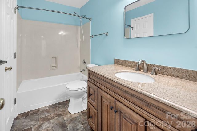 5016 Hickory Lake Lane, Matthews, NC 28105