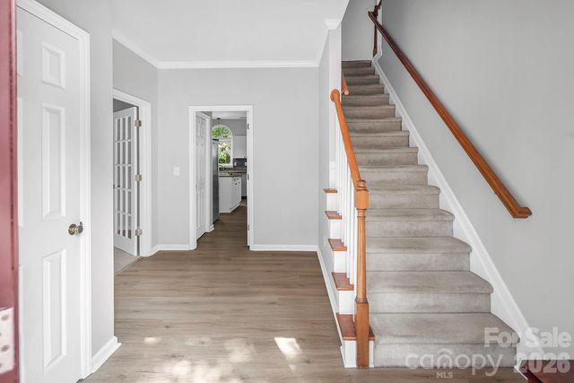 5016 Hickory Lake Lane, Matthews, NC 28105
