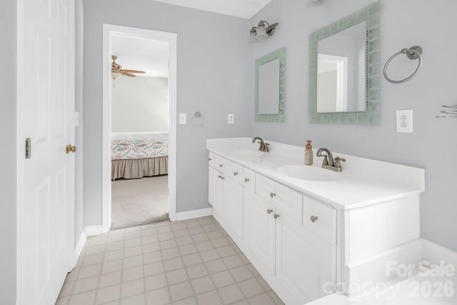 5016 Hickory Lake Lane, Matthews, NC 28105