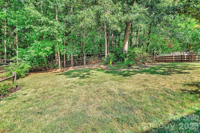 5016 Hickory Lake Lane, Matthews, NC 28105