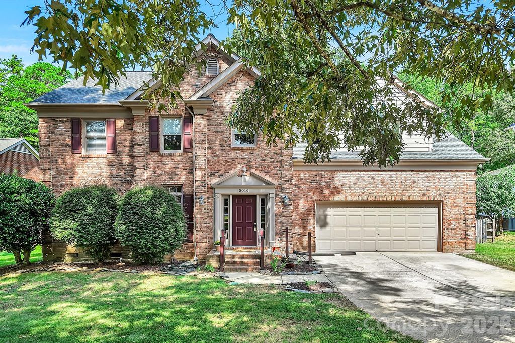 5016 Hickory Lake Lane, Matthews, NC 28105