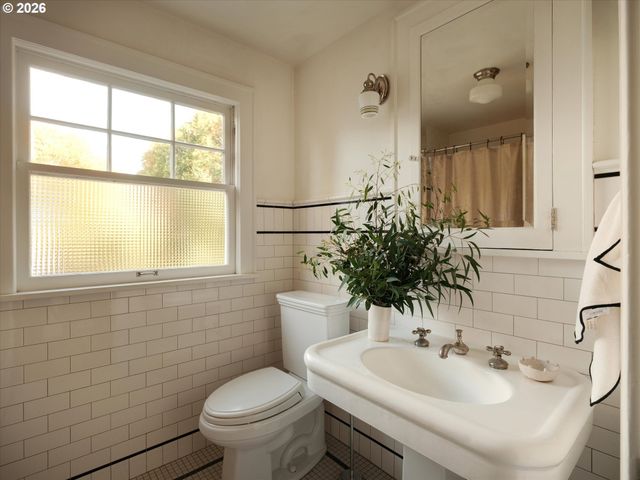 2504 Ne 35TH Ave, Portland, OR 97212