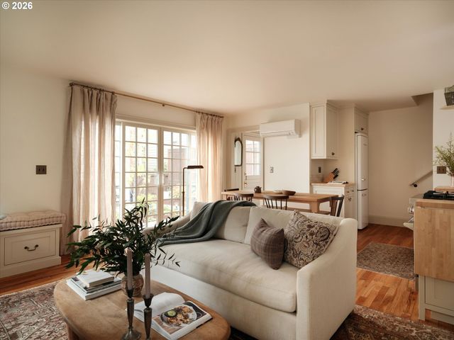 2504 Ne 35TH Ave, Portland, OR 97212