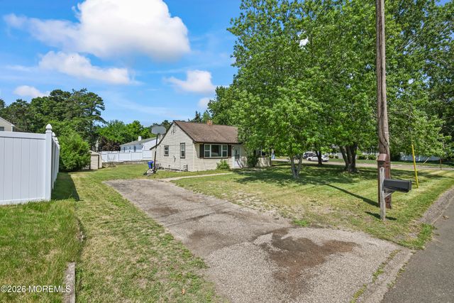 1813 Southampton Boulevard, Toms River, NJ 08757